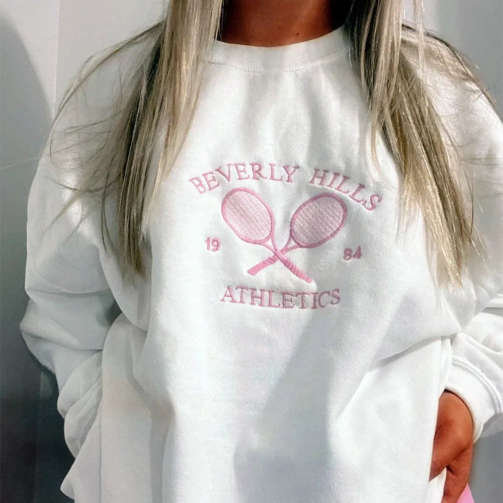 "Moletom Feminino Branco com Letras Bordadas, Estilo Esportivo, Pulôver Casual de Manga Longa, Leve e Retro, em Algodão para a Primavera"